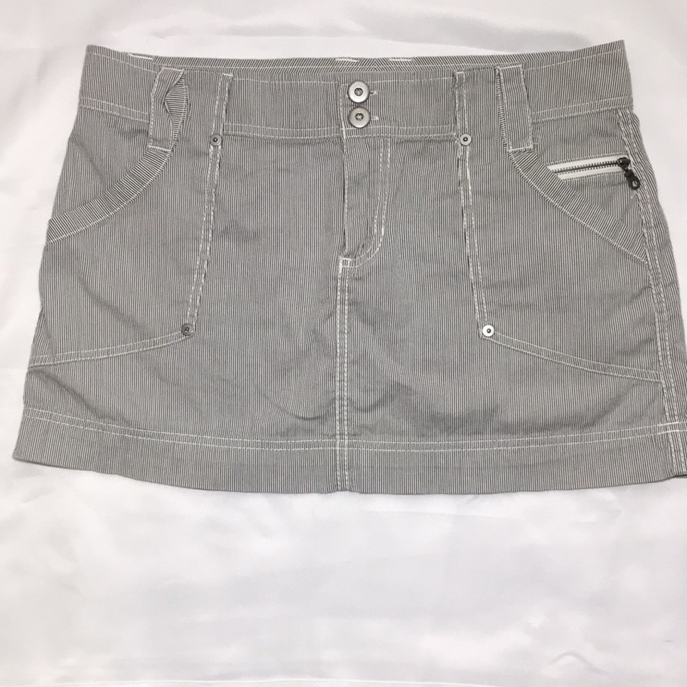 Old Navy Women’s Striped Skirt